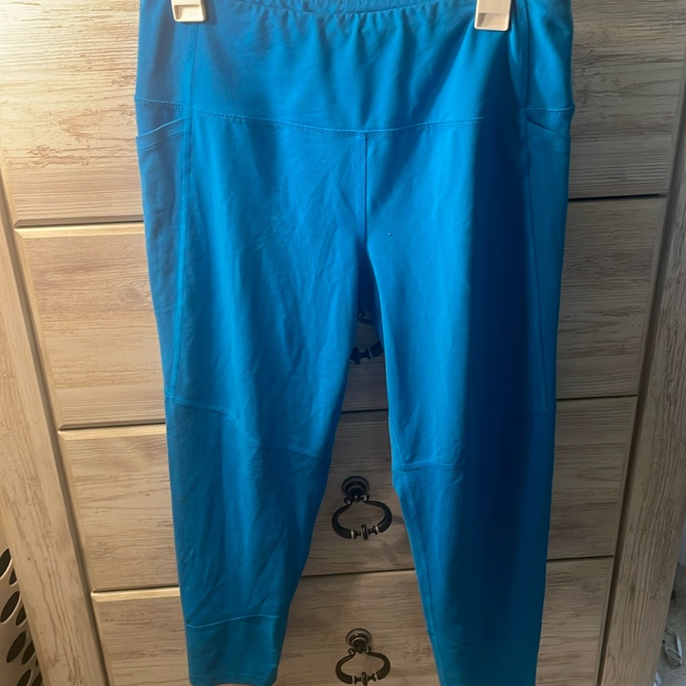 Blue DSG leggings.